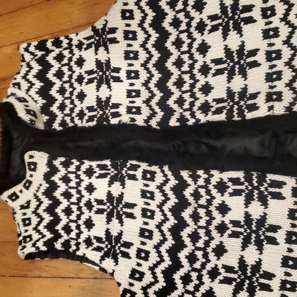 Talbots Nordic outerwear vest faux fur trim black and white small - Picture 4 of 6